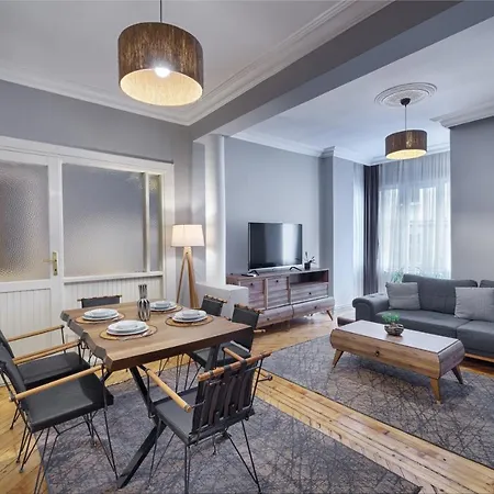 Daire Marvelous 4 Bedroom / Perfect Location *