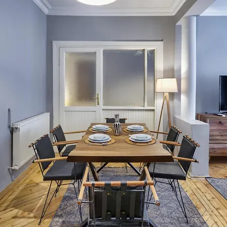 Apartment Marvelous 4 Bedroom / Perfect Location